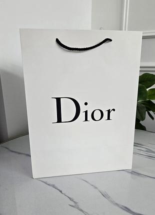 Пакет маленький dior есть
