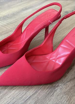 Вишукані туфлі slingback від zara