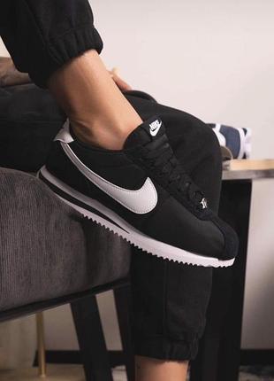 Кросівки жіночі nike cortez оригінал з текстильною верхньою поверхнею чорні us8 (25см)
