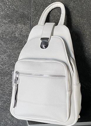 Білий рюкзак 3