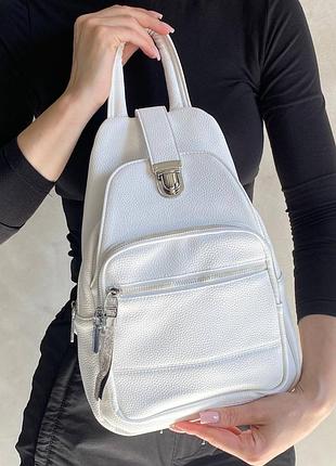 Білий рюкзак 4