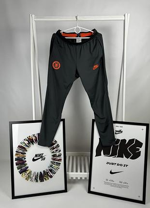 Оригінальні, спортивні штани nike x chelsea