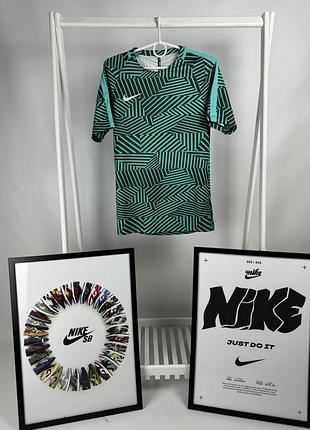 Оригінальна, спортивна футболка nike