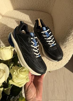 Кросівки zara