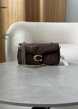 Женская сумка coach tabby shoulder bag 26 with quilting brass/maple коричневая