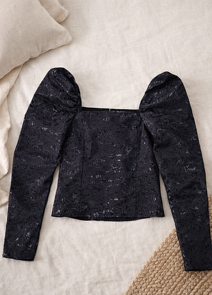 Топ h&m з об’ємними рукавами m 💫 база на весну