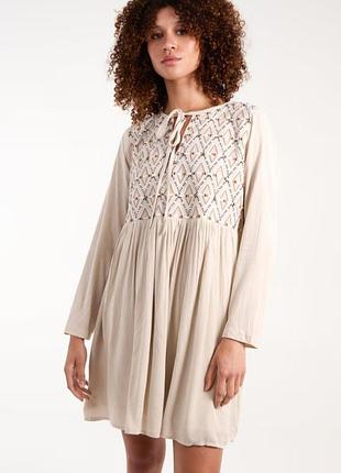 Віскозна сукня плаття з вишивкою розмір м