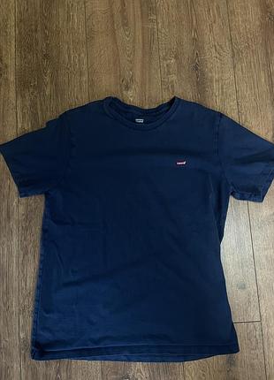 Синя футболка levis