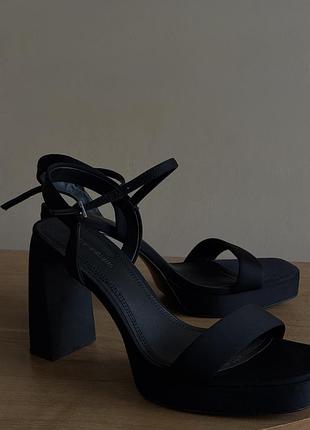 Босоніжки (38) stradivarius