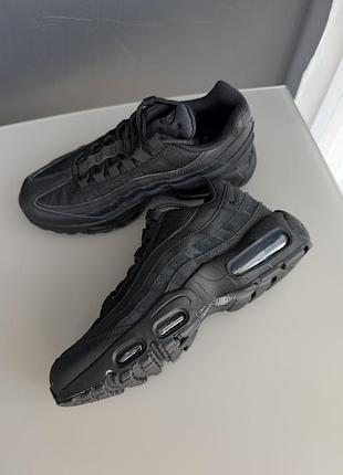 Оригінал кросівки nike air max 95 essential triple black 39 розмір кроси найк еір чорний чорні повсякденні оригінальні