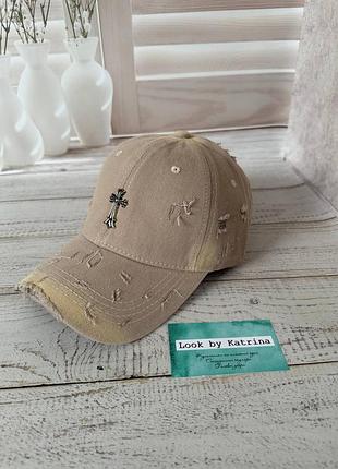 Бейсболка chrome hearts в бежевому кольорі
