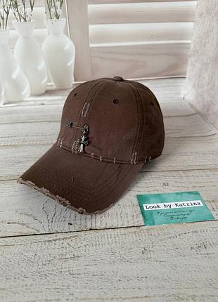 Бейсболка chrome hearts в коричневому кольорі