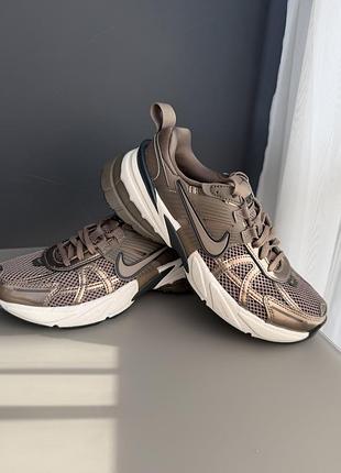 Оригінал кросівки жіночі nike v2k run mink brown  коричневі 36 розмір стильні круті повсякденні спортивні найк women оригінальні нові кроси