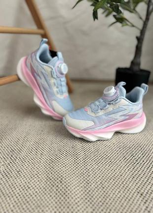 Стильные кроссовки для девочки