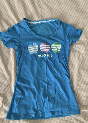 Брендова футболка adidas