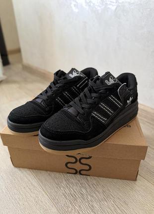 Adidas forum low в расцветке core black 38 размер