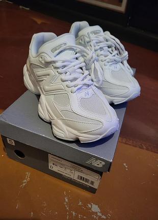 Кроссовки женские new balance 9060 triple white u9060nrj белые размер 36,5 длина стельки 23см, материал кожа, текстиль