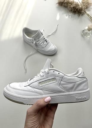 Білосніжні кросівки з натуральної шкіри reebok  club c 85 (оригінал)