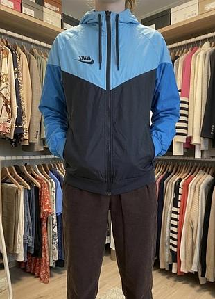 Вітровка жіноча nike