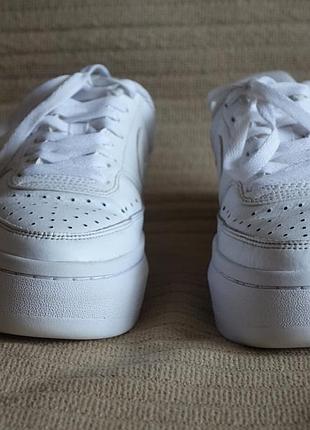 Отличные женские кожаные кроссовки на массивной подошве nike court vision alta ltr 37 1/2 р.( 24 см.)