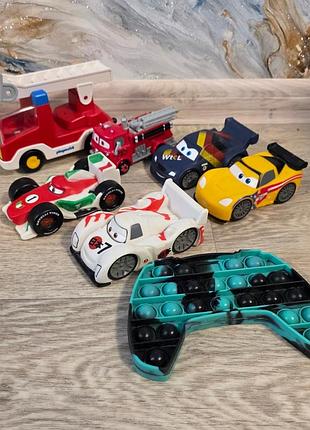 Лот машинок disney и playmobil.