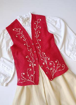 Вінтажна тепла жилетка з ручною вишивкою/handmade/вінтаж