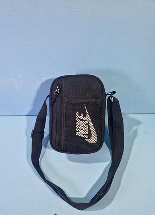 Барсетка nike vertically чорна 10