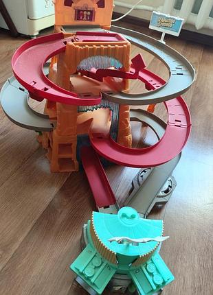 Трек hot wheels гонки в радиатор-спрингс