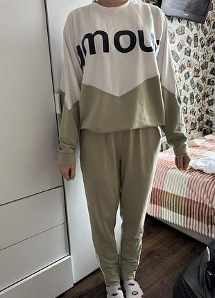 Спортивний костюм