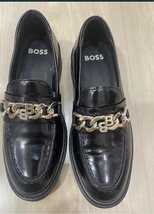 Туфлі ,лофери жіночі boss
