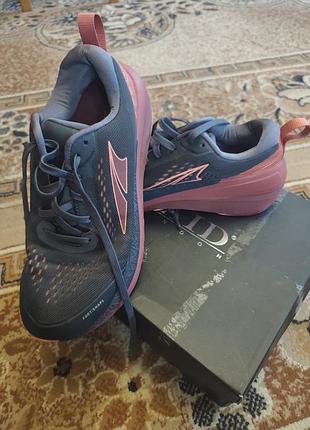 Кроссовки женские беговые altra paradigm 5