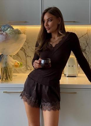 Шорти з мереживом