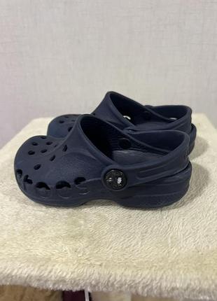 Продам босоножки сrocs 4
