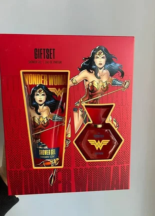 Уцінка подарунковий набір champion for all wonder woman gift set (shower gel, parfum)