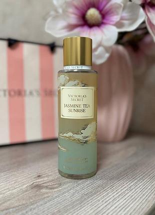 Парфумований зволожуючий спрей для тіла від victoria's secret spritz amour