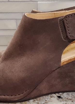 Замшеві босоніжки від clarks 40 розмір.