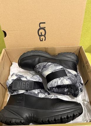 Зимове жіноче взуття ugg