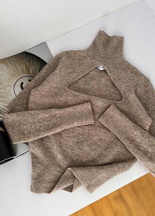 Джемпер вкорочений вовняний zara з вирізом на грудях светр кофтинка