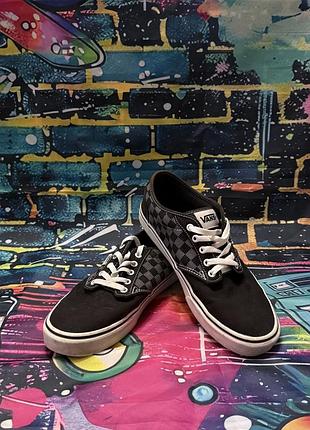 В наявності оригінальні кросівки vans atwood чорного кольору.