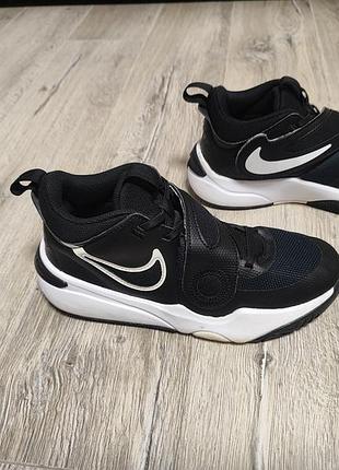 Кроссовки nike team hustle d 11
