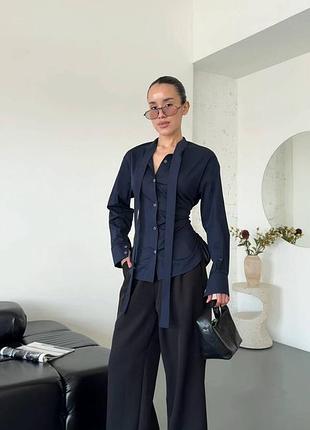 Женская приталенная рубашка с завязками