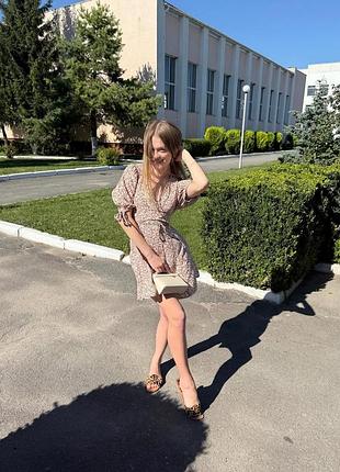 Ніжна натуральна сукня коротка у квіточку