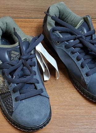 Фирменные adidas новые 36р сток