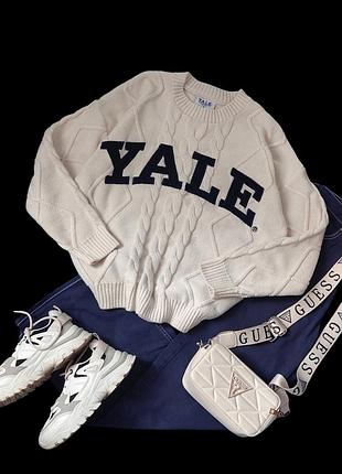 Светр від yale 5