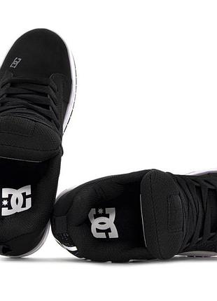 Dc shoes