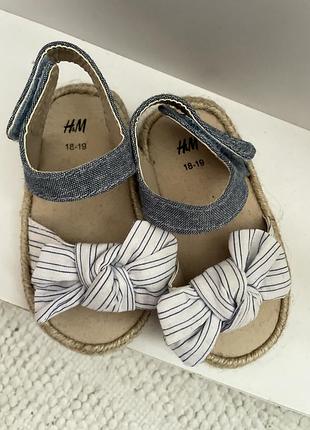Сандалі дитячі р.18-19 h&m