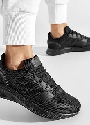 Кросівки adidas оригінал 39 розміру в ідеальному стані