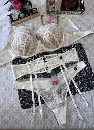 Неймовірно красивий комплект hunkemoller noir