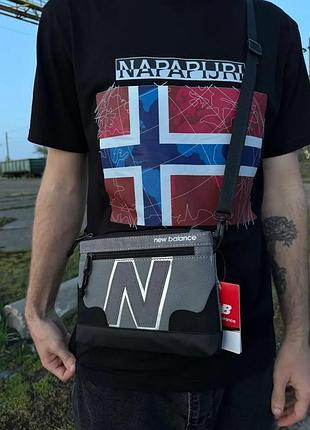 New balance сумка через плечо с большим брендовым лого