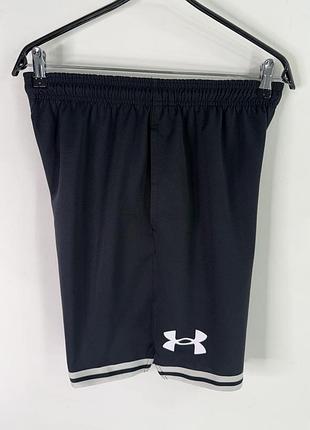 Under armour perimeter shorts m size